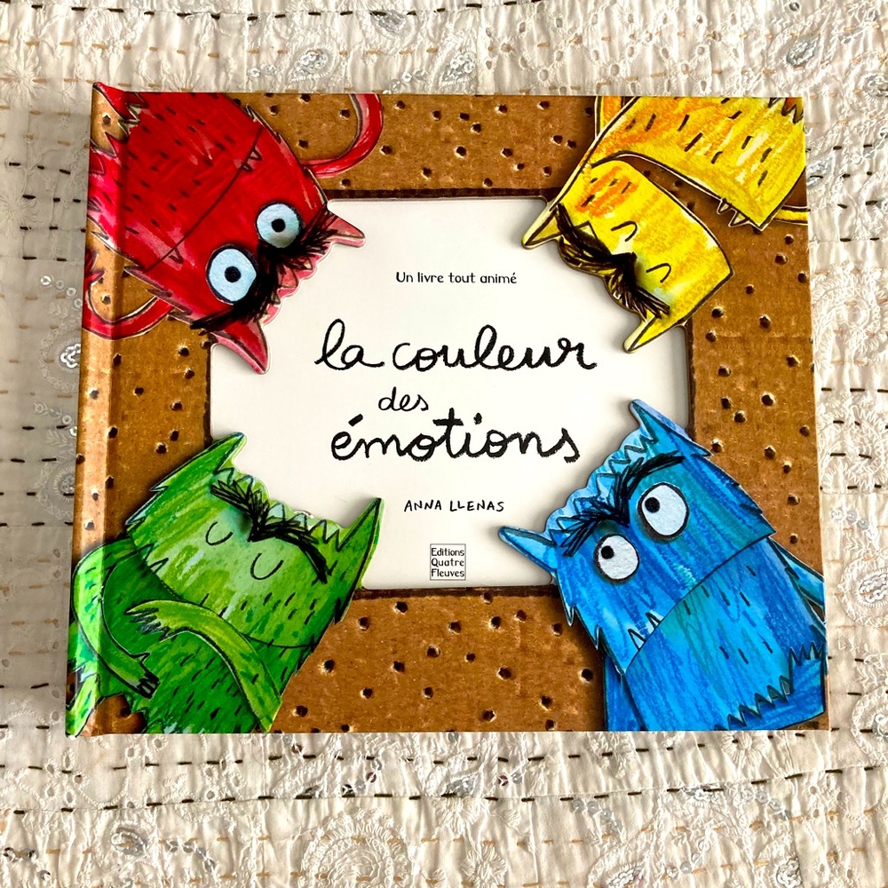 French hardcover pop-up book